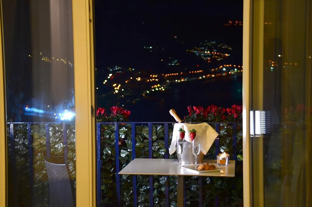 Athena Charming Rooms Taormina 2*,  Italia