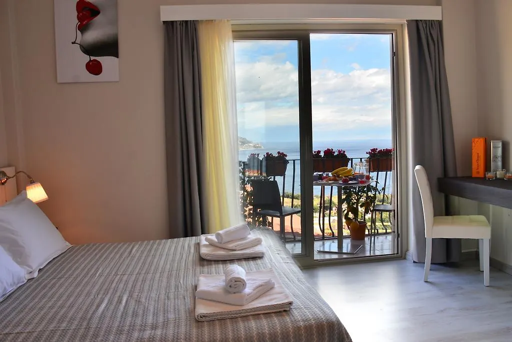 Athena Charming Rooms Taormina 2*,  Italia