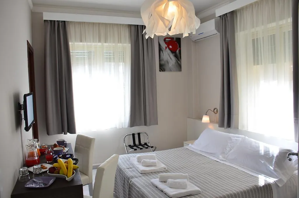 Athena Charming Rooms Taormina 2*,